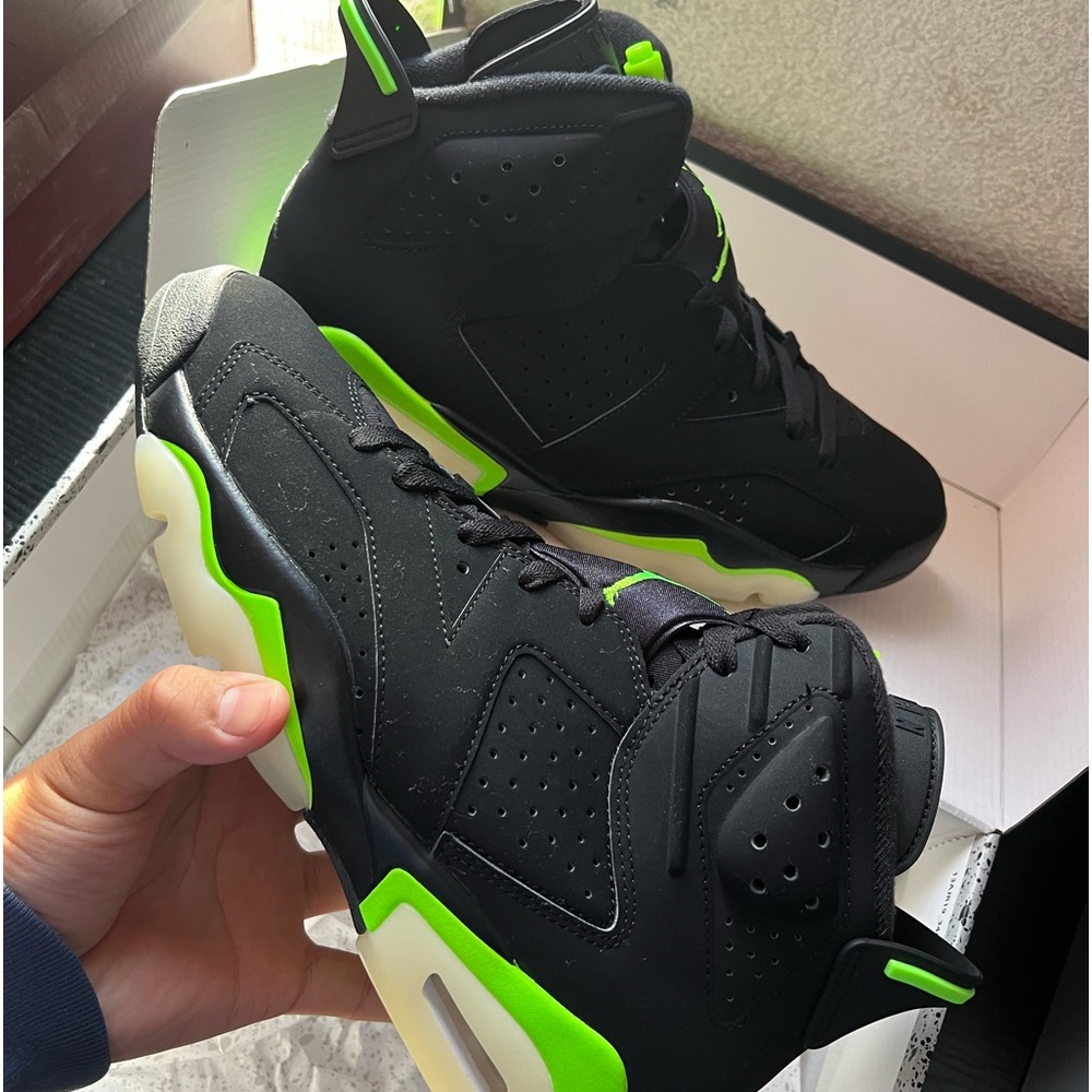 Electric Green Jordan 6s - Picture 4 of 5